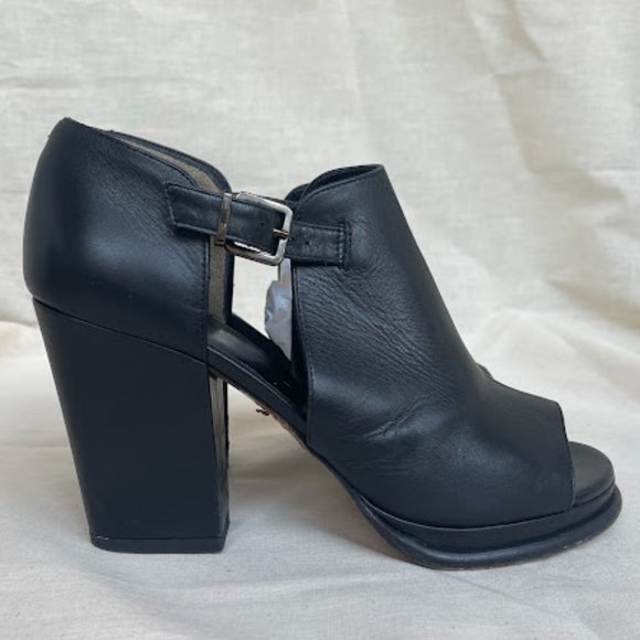Robert Clergerie Paris Black Leather Heeled Bootie - Picture 2 of 8